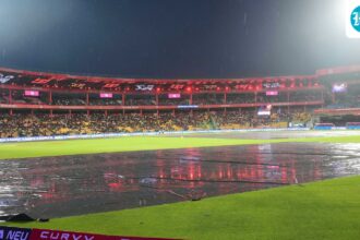 bengaluru-canteen-worker-arrested-for-selling-181-ipl-tickets-on-black-market-amounting-to-rs-19,000