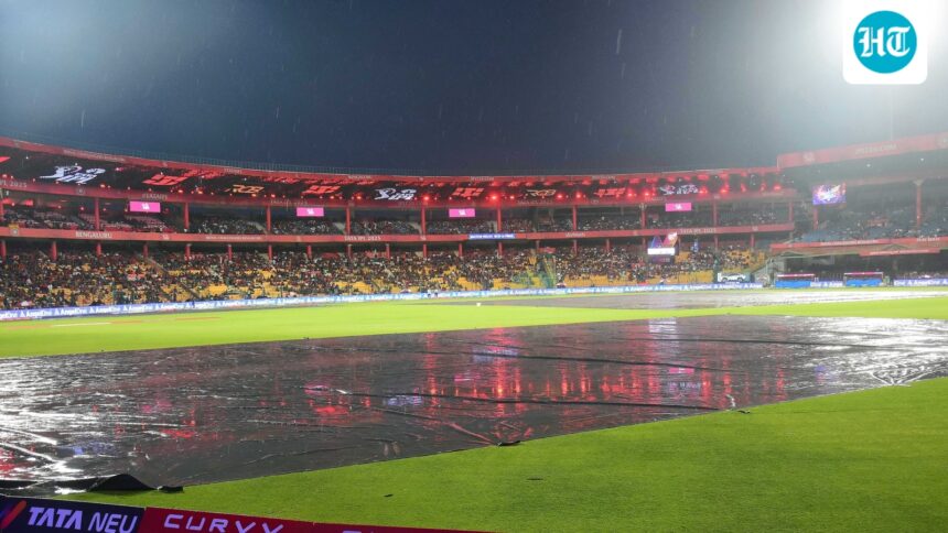 bengaluru-canteen-worker-arrested-for-selling-181-ipl-tickets-on-black-market-amounting-to-rs-19,000