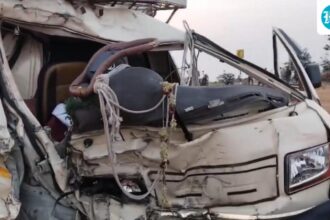 suv-collides-with-truck-in-kurnool,-andhra;-8-dead-and-13-wounded