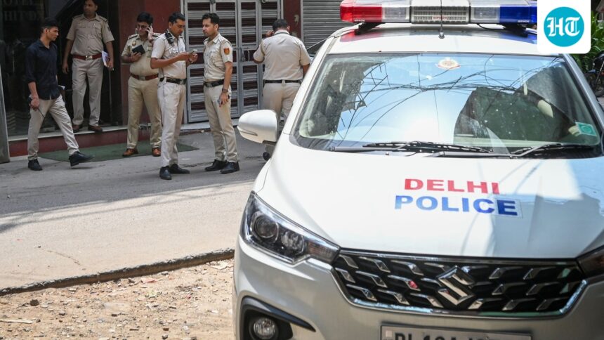 4-family-members-held-hostage,-robbed-by-new-housemaid-at-golf-links-in-delhi