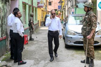the-police-department-raids-top-kolkata-cops-and-a-businessman-in-a-money-laundering-probe