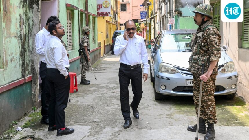 the-police-department-raids-top-kolkata-cops-and-a-businessman-in-a-money-laundering-probe