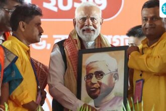 pm-modi-intensifies-his-attack-on-tmc-in-a-massive-campaign-in-bengal,-says-bjp-will-form-government
