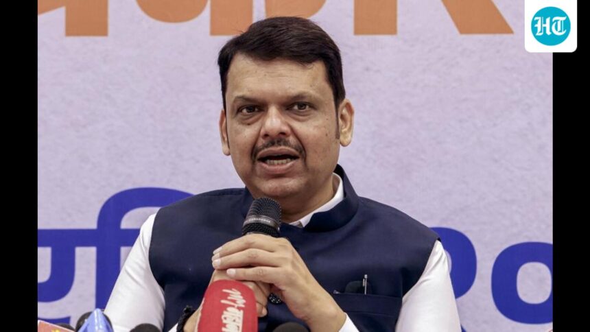 fadnavis-announces-a-campaign-to-collect-signatures-in-support-of-the-women’s-quota