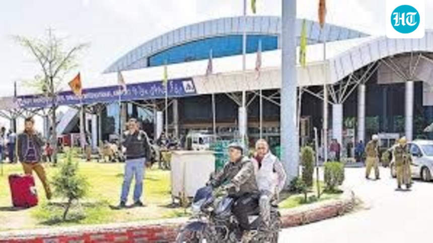 us-citizen,-kolkata-origin-aide-detained-with-satellite-phone-at-srinagar-airport