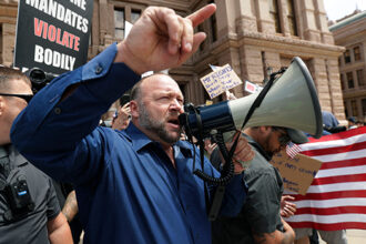 alex-jones:-5-things-about-the-creator-of-‘infowars’.