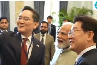 galaxy-z-flip7-‘made-in-india’-selfie:-pm-modi-poses-for-a-photo-with-samsung-chief-and-south-korean-president-|-he-watches