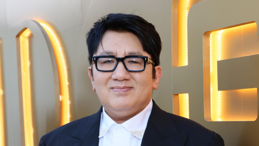 south-korean-police-seek-to-arrest-bts-founder-bang-si-hyuk