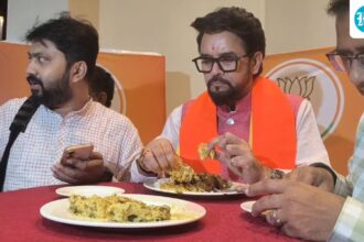 bjp-leaders-eat-fish-curry-in-west-bengal-in-response-to-tmc-‘ban’-demand,-say-‘no-restrictions’