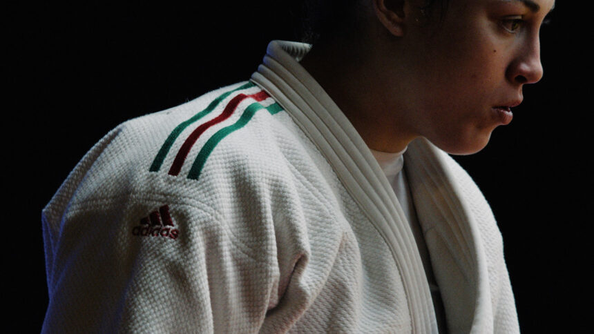 “agon”-review:-science-and-sports-collide-in-a-sublime-artistic-study-of-three-female-athletes-facing-disaster