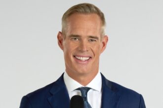 joe-buck-hosts-espn-jeopardy!-the-series-is-on-disney+-and-hulu