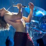 sam-reid-stars-as-a-vampire-rock-star-in-the-trailer-for-amc’s-the-vampire-lestat