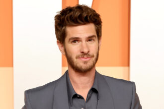 andrew-garfield-“uprising”-from-paul-greengrass-lands-fall-release-in-focus