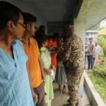 polling-underway-in-bengal;-west-midnapore-has-the-highest-turnout,-while-malda-has-the-lowest