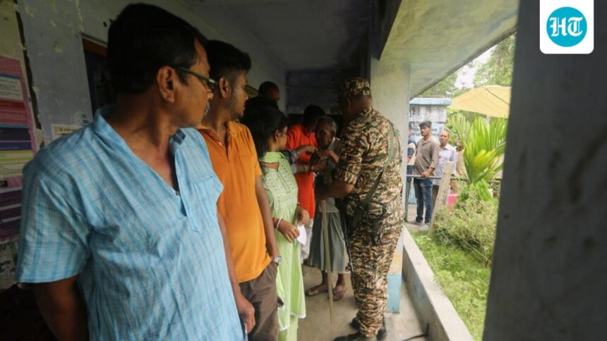 polling-underway-in-bengal;-west-midnapore-has-the-highest-turnout,-while-malda-has-the-lowest