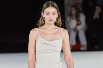 happy-31st-birthday-to-gigi-hadid:-see-the-cutest-modeling-photos-of-her-mom-and-model-ever