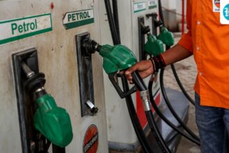fuel-retailers-are-losing-rs-20-per-liter-on-petrol,-rs-100-on-diesel-as-the-iran-war-continues