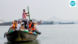 ‘live-together-amicably’:-pm-modi’s-message-to-a-muslim-man-who-took-his-boat-to-hooghly-darshan-in-kolkata