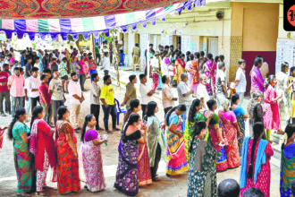 record-turnout-marks-the-first-phase-of-voting-in-bengal-and-tamil-nadu-voting
