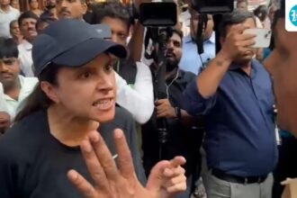 mumbai-police-says-there-is-no-fir-against-the-woman-who-confronted-minister-girish-mahajan-at-a-bjp-rally
