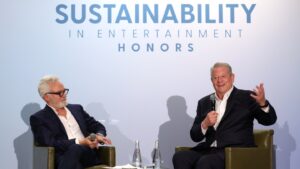 al-gore-reflects-on-20-years-since-‘an-inconvenient-truth’-and-explains-why-there-is-still-“a-lot-of-hope”-amid-the-climate-crisis