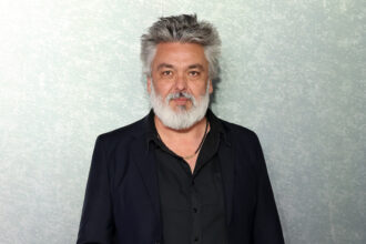 jez-butterworth-signs-overall-tv-and-film-deal-with-universal-entertainment