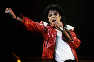michael-jackson’s-“second-family”-alleges-he-sexually-abused-four-children-in-a-new-lawsuit