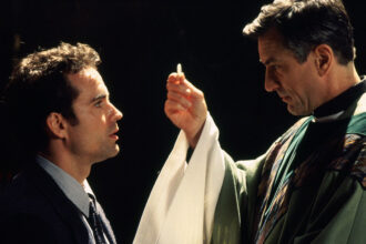 ‘sleepers’-at-30:-director-barry-levinson-is-still-baffled-by-the-film’s-controversy