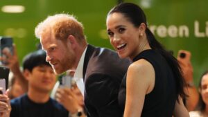 royalists-urge-prince-harry-to-divorce-meghan-and-marry-a-(white)-british-woman.
