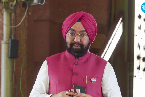 “frustration-was-building…”:-rs-member-vikramjit-sahni-on-what-he-told-kejriwal-in-the-meeting-before-the-big-move-by-7-aap-mps