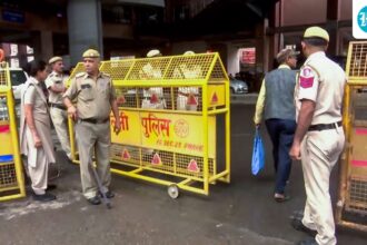 a-policeman-in-delhi-shot-and-killed-a-food-delivery-worker,-and-another-was-injured-when-a-bullet-entered-his-chest