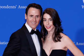 oz-perlman-reveals-a-magic-trick-performed-on-caroline-levitt-before-the-shooting-at-the-white-house-correspondents’-dinner