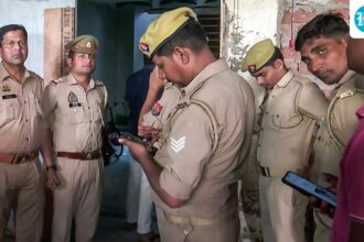 a-up-man-was-caught-conducting-home-guard-test-on-behalf-of-another-candidate-during-biometric-verification