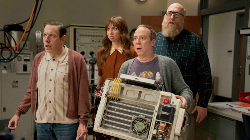 ‘the-big-bang-theory’-spin-off-‘stuart-fails-to-save-the-universe’-reveals-first-look
