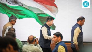 aap-split-puts-‘merger’-clause-of-defection-law-under-scrutiny-|-explained