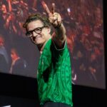 pedro-pascal-fights-back-tears-during-the-“the-mandalorian-and-grogu”-event-in-mexico