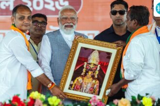pm-modi-summons-lord-ram-and-ma-kali-to-visit-temple-as-bengal-campaign-concludes;-shah-warns-‘didi’s-followers’