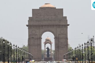 light-rain-likely-in-delhi-tonight;-the-imd-issues-a-yellow-alert