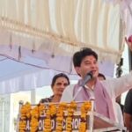 ‘pocket-mein-pyaaz’:-amid-heatwave,-minister-scindia-says-he-doesn’t-use-air-conditioner,-pulls-out-an-onion