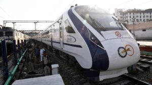 mumbai-–-solapur-vande-bharat-express-derails-while-entering-pune-railway-station