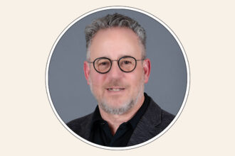 directors-guild-renews-russell-hollander’s-contract-until-2029