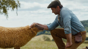 the-sheep-detectives-movie-review:-hugh-jackman,-emma-thompson-and-a-top-notch-voice-cast-can’t-make-this-family-friendly-mystery