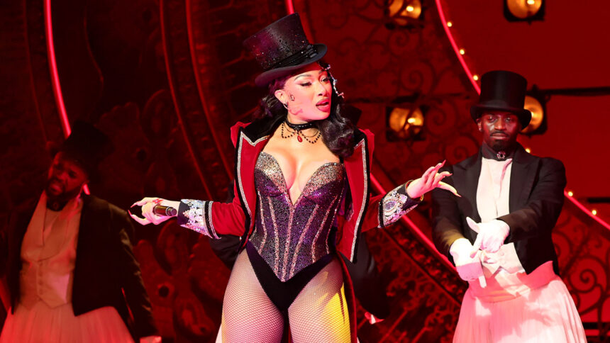 megan-thee-stallion-exits-‘moulin-rouge’-early-in-wake-of-split-from-nba-star-klay-thompson