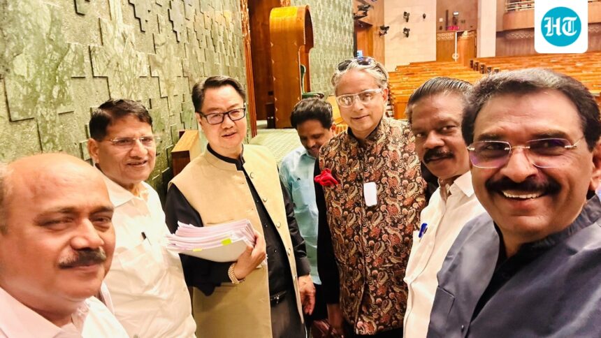 ‘shashi-tharoor-accepted-congress-was-anti-women’:-kiren-rijiju-reveals-post-parliament-session-conversation