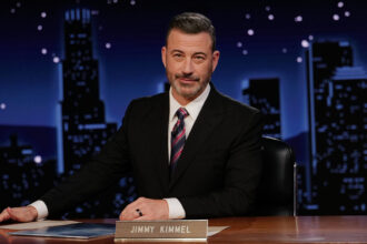 jimmy-kimmel-defends-melania-trump’s-‘widow’-joke-and-refuses-to-apologize-for-it