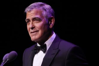 george-clooney-condemns-political-violence-and-calls-for-unity-to-‘make-america-truly-great-again’-after-shooting-of-white-house-reporters-during-dinner