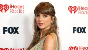 taylor-swift-says-fans-can-take-things-to-an-“extreme-place”-when-trying-to-decipher-her-songs