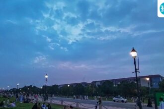 rain-and-thunderstorms-hit-delhi-ncr;-bring-relief-from-extreme-heat