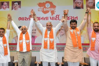bjp-sweeps-all-15-corporations-in-gujarat-civic-polls,-wins-over-6,400-seats