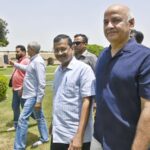 ‘one-more-last-chance’:-supreme-court-judge-sets-new-deadline-for-kejriwal,-sisodia